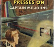 Biggles Presses On – Captain Johns – 1958